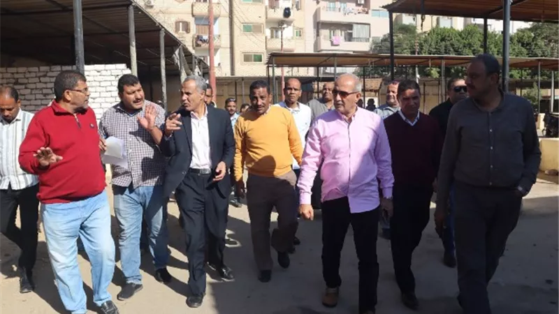سكرتير بنى سويف يتفقد سوق ترعة البوصة