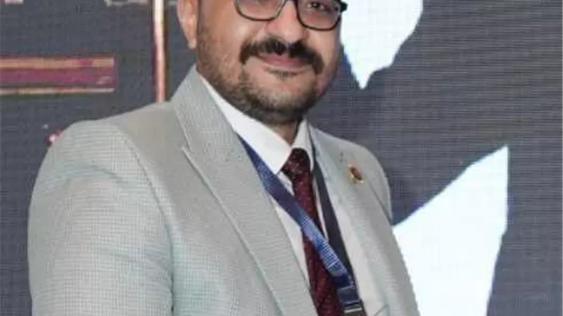 أحمد رأفت السيد أول مصري يضيف متلازمة جديدة إلي علوم العمود الفقري