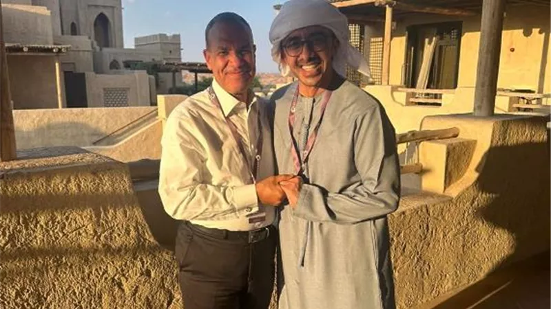 وزير الخارجية يعقد لقاء مع نظيره الإماراتي