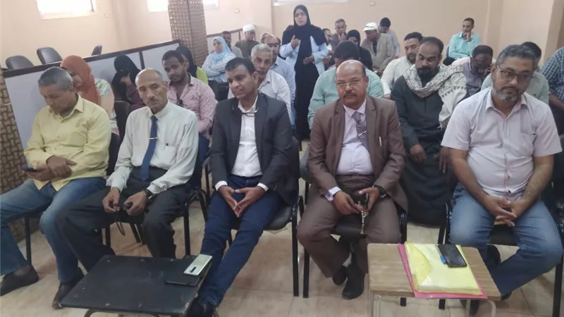 رصف الطرق وإنارة الشوارع على رأس مطالب أهالى أرمنت بالأقصر