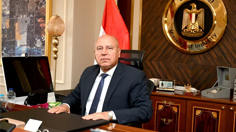 سبوتنيك: خطة ضخمة في مصر تعيد الحياة لـ12 ألف مصنع متعثر