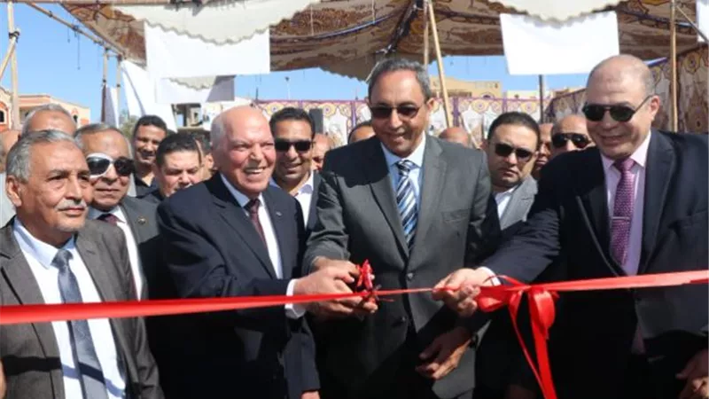 المحافظ قنا والنقيب يضعان حجر أساس نادى المعلمين بمدينة قنا الجدي