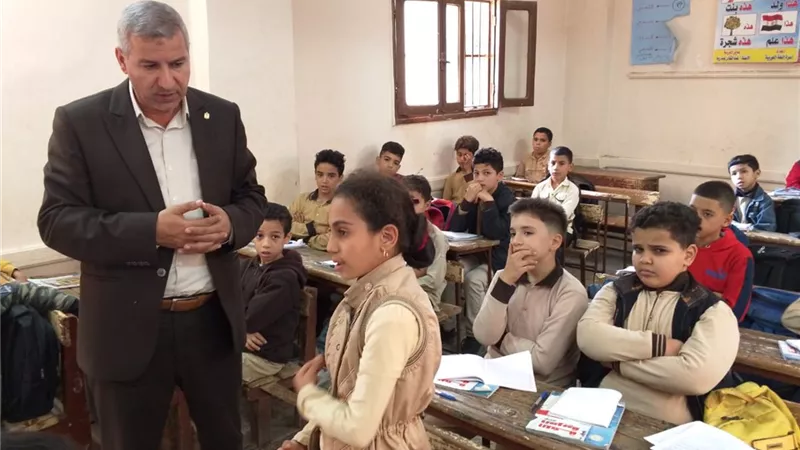 مدير تعليم الشرقية يتابع انتظام العملية التعليمية بمدارس مشتول