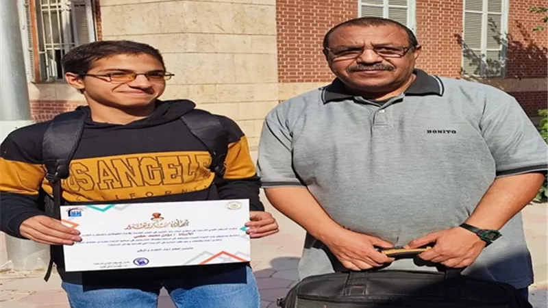 طالب بجامعة أسيوط يفوز بجائزة المركز القومي للترجمة