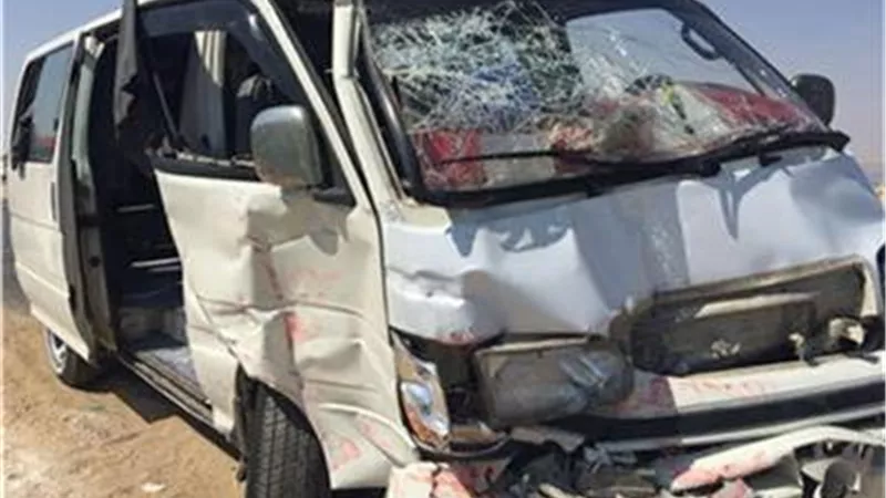 انقلاب سيارة ميكروباص من أعلى طريق شبرا بنها الحر بالزراعات