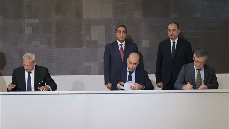 النصر توقع عقد تأسيس شركة لتصنيع بطاريات وميني باصات كهربائية