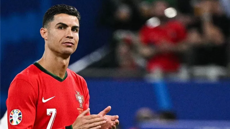 بعد تألقه أمام بولندا بدورى أمم أوروبا.. رونالدو يحدد موعد اعتزاله