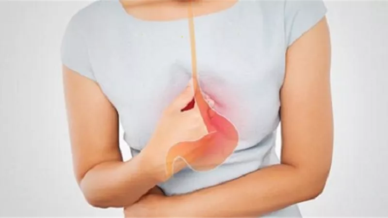 أعراض التهاب المعدة .. أبرزها الغثيان
