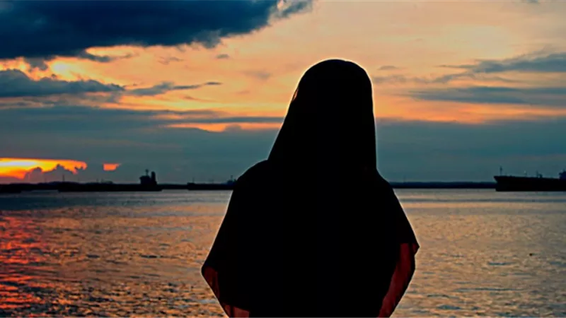 ما المقصود بالمرأة ممتدة الطُهر وكيفية عِدتها؟