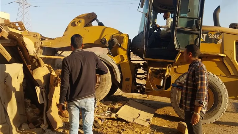 محافظ أسيوط: إزالة ورفع الإشغالات على حرم الطريق بمنطقة السادات