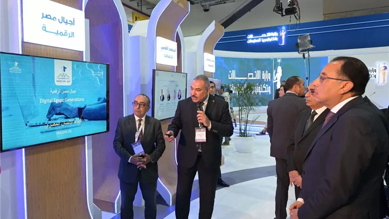 مدبولى يستعرض الجهود المبذولة لتحقيق التحول الرقمى بمعرض Cairo ICT’24