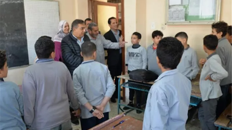 محافظ الدقهلية يتفقد مدرسة أجا التجريبيه الإعدادية بنين