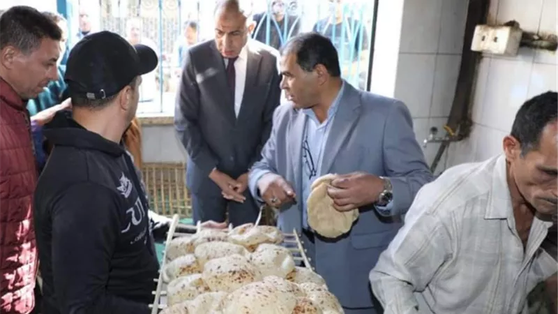 محافظ المنيا يفتتح منفذًا لبيع السلع الغذائية في سمالوط
