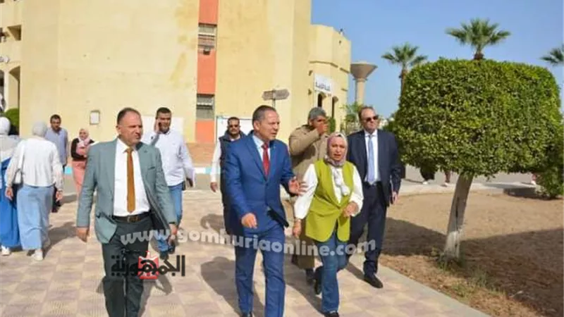 رئيس جامعة دمياط يتفقد كليتي التربية والتربية النوعية