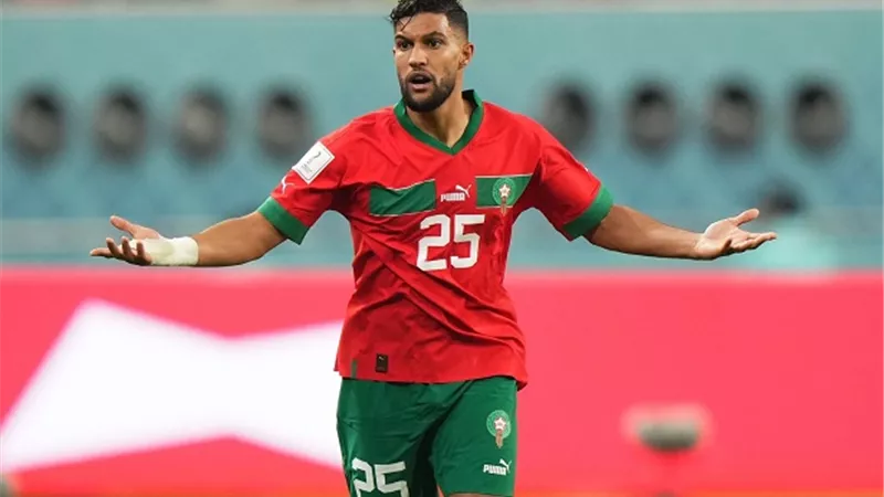 الأهلي يراقب أداء الظهير المغربي أمام ليسوتو تمهيدًا لضمه رسمياً