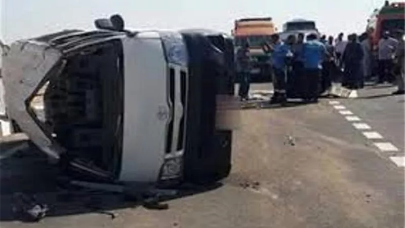 إصابة 6 إثر انقلاب ميكروباص بالطريق الإقليمى