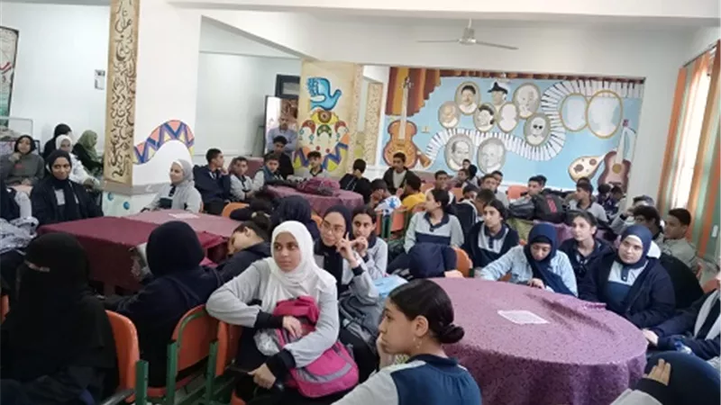 ندوة لطلاب المدارس بحى غرب الاسكندرية عن الابتزاز الالكتروني