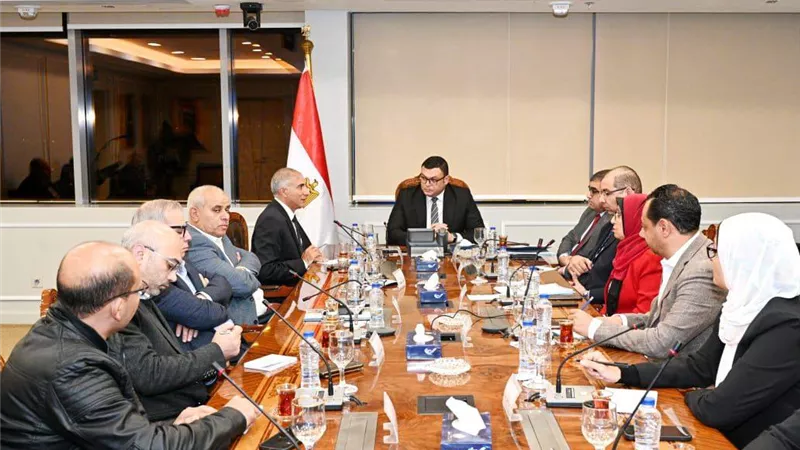 الشربيني يشدد على تكثيف الحملات لإزالة المخالفات والإشغالات
