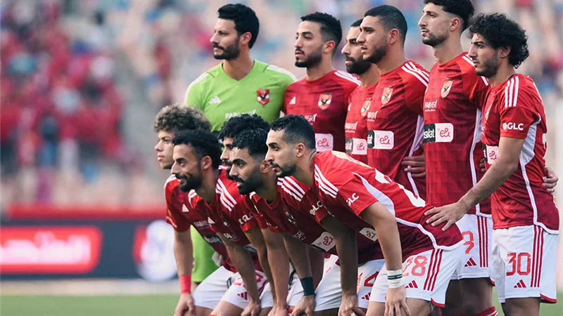 شوبير يكشف تطورات ملف تجديد الأهلي للشناوي وثنائى الفريق