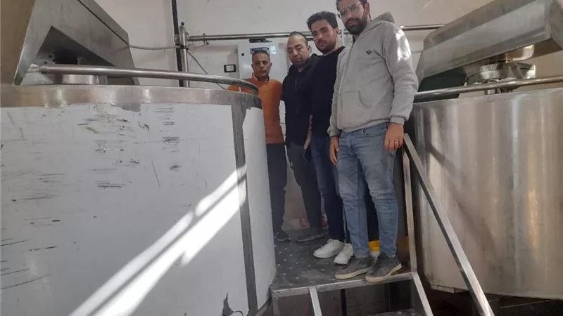 التحفظ على نصف طن لبن داخل مركز تجميع غير مرخص بالفشن