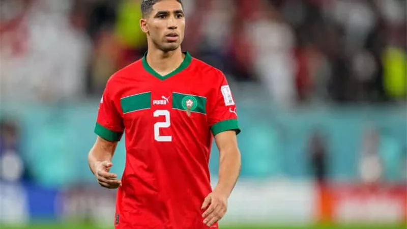 الركراكي يعلن مغادرة حكيمي معسكر منتخب المغرب قبل مواجهة ليسوتو