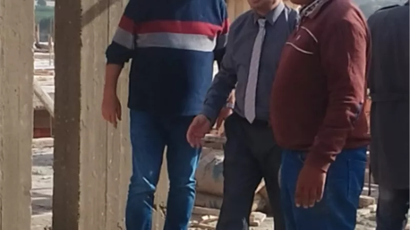 محافظ القليوبية يتابع إزالة طوابق مخالفة في مبنى بطوخ