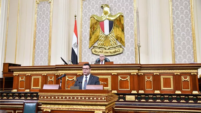 وزير الإسكان يستعرض جهود إحياء المناطق التاريخية وتنفيذ مشروعات 
