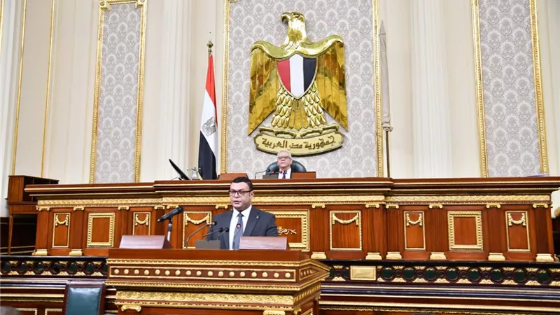 وزير الإسكان يستعرض حوكمة إجراءات طرح الأراضى والفرص الاستثمارية بالمدن الجديدة