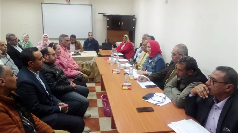 مدير تعليم مطروح تترأس لجنة المقابلات للمتقدمين للوظائف الإشرافية
