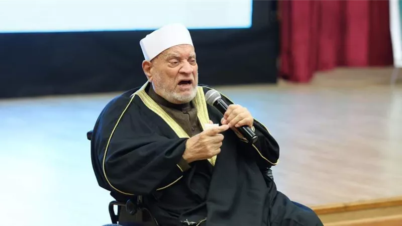 د.أحمد عمر هاشم: عالم اليوم يشهد انحرافًا صارخًا عن القيم الإنسان