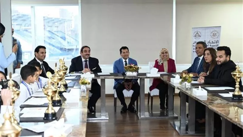صبحى: منح لاعبي الاتحاد المصري للتنمية الذهنية للنشء عضوية مجانية في مراكز الشباب