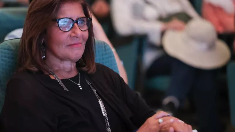 حفل توقيع كتاب لـ ميرفت أبو عوف عن تطور السينما المصرية في أيام القاهرة للصناعة
