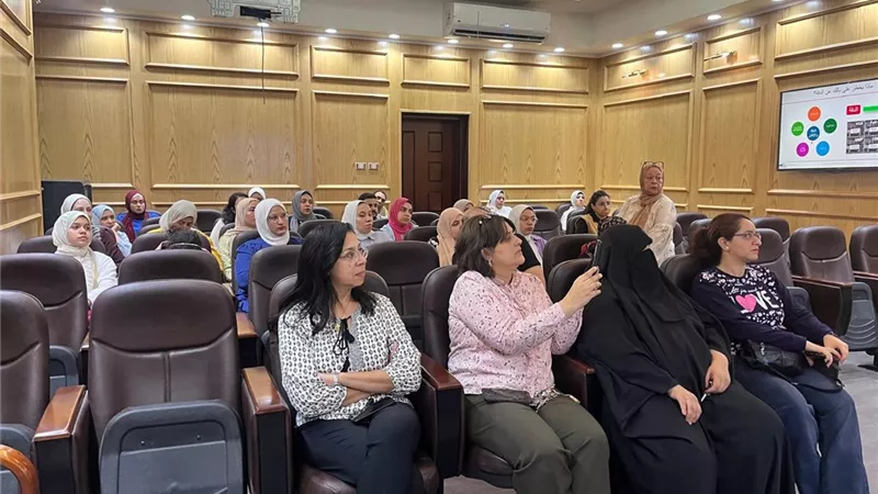 هل انت دقيق؟..ندوة بكلية الصيدلة بجامعة عين شمس