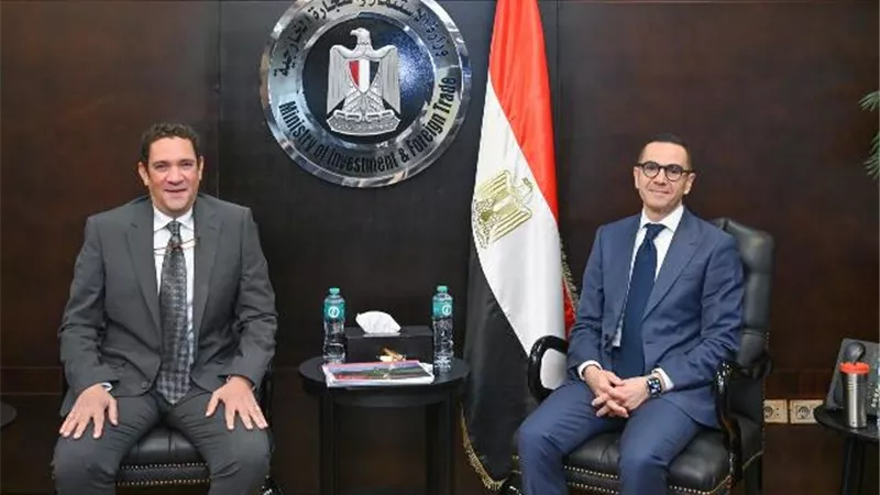 وزيرالاستثمار:الحكومة تسعى لتقليل فترة الإفراج وتخفيف الأعباء الضريبية