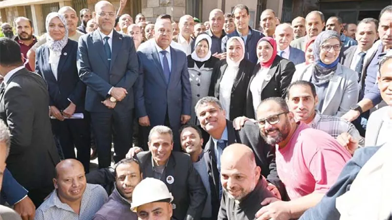 الوزير: حل كل مشاكل 