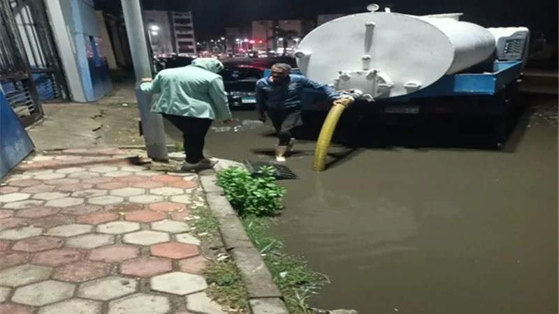 بورسعيد تسحب مياة الأمطار من الشوارع