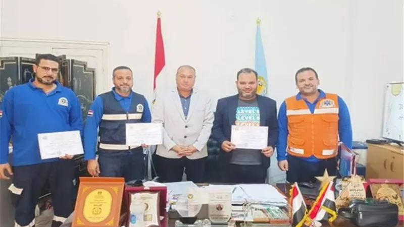 مدير عام الشباب والرياضة يُكرم مسئولي مرفق إسعاف مطروح