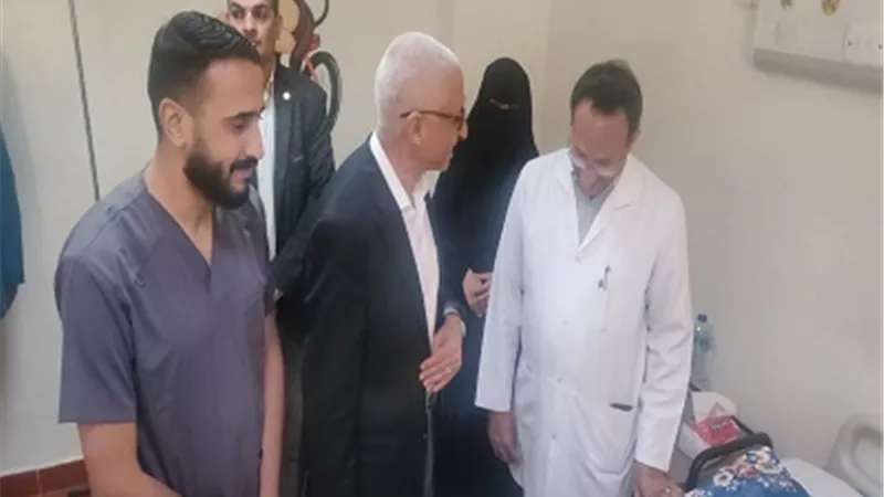 محافظ شمال سيناء يتفقد أقسام مستشفي العريش العام