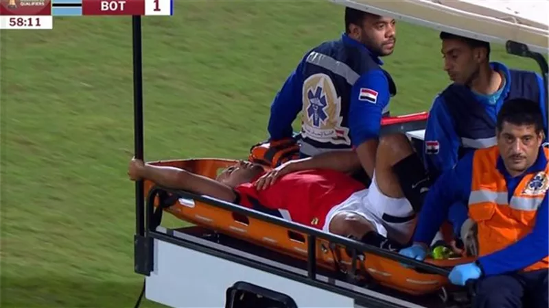 طبيب المنتخب يكشف طبيعة إصابة بيكهام أمام بوتسوانا