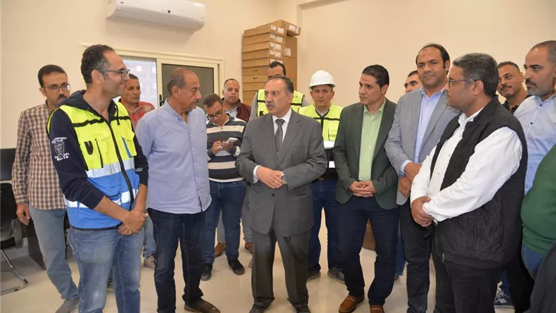 محافظ أسيوط يتفقد الأعمال الجارية لإنشاء مبنى جديد بمركز شباب أبنوب