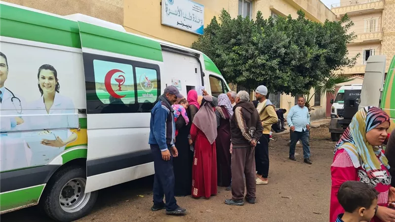 ضمن مبادرة بداية.. الكشف على ١١٥٧ مواطنا فى قافلة ديبونو بإدكو