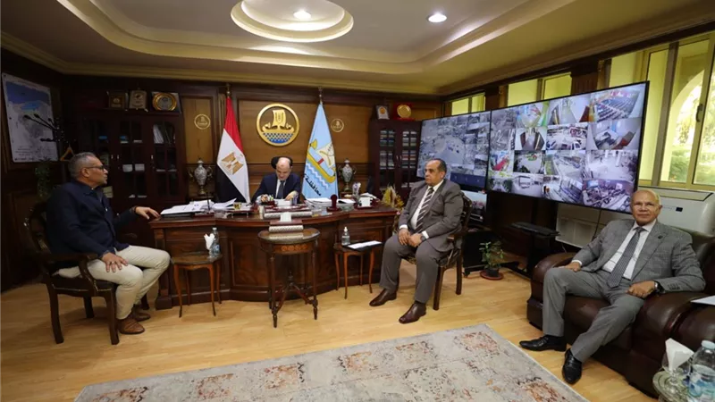 محافظ كفرالشيخ يبحث مشاكل المواطنين مع النواب