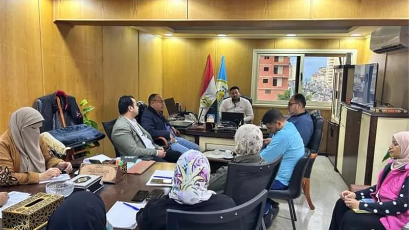 وكيل وزارة الصحة بمطروح يترأس اجتماعا مع مديرى العموم