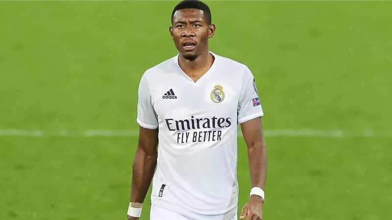 بعد إصابته بقطع فى الرباط الصليبى .. موعد عودة ألابا لريال مدريد