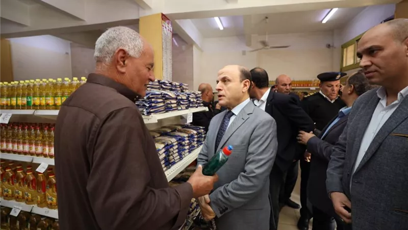 محافظ كفرالشيخ يتفقد الشركة العامة لتجارة الجملة 