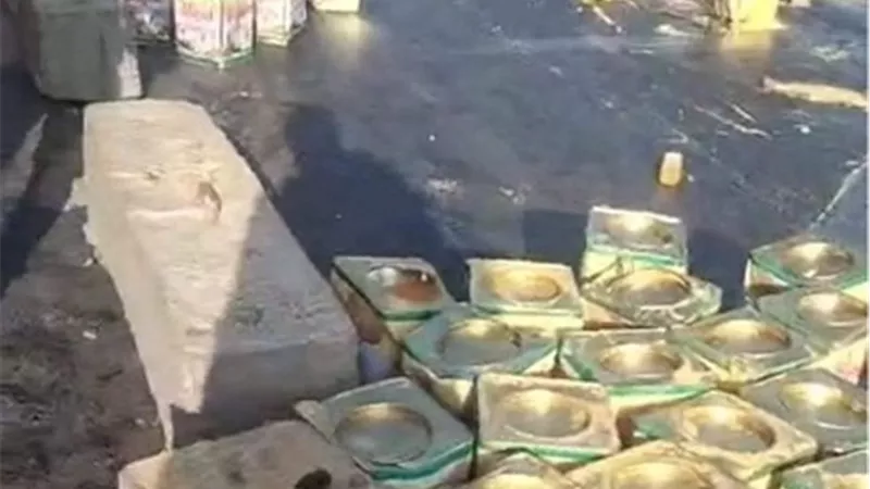 إنقلاب سيارة نقل محملة بمواد غذائية بالطريق الإقليمي بالشرقية