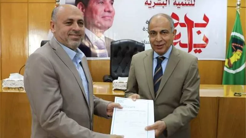 تسليم 72 شهادة معتمدة دوليًا بالتعاون مع وزارة الاتصالات