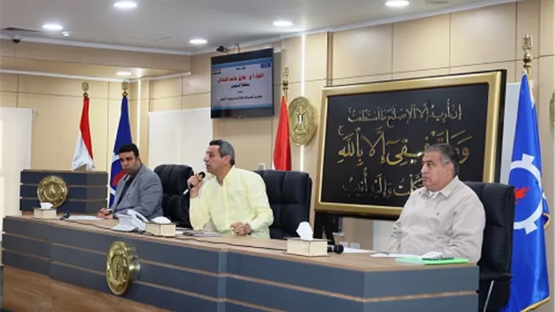 إقامة أسواق بأحياء السويس لتوفير السلع الغذائية بأسعار مخفضة
