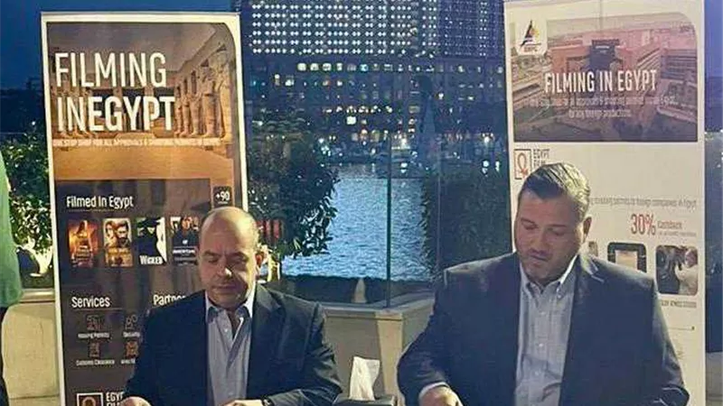 بروتوكول بين لجنة مصر للأفلام وجون راكيش رئيس رابطةمديرى مواقع التصوير