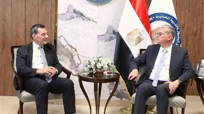 وزير البترول يبحث مع رئيس انرجيان اليونانية فرص التعاون في الطاقة